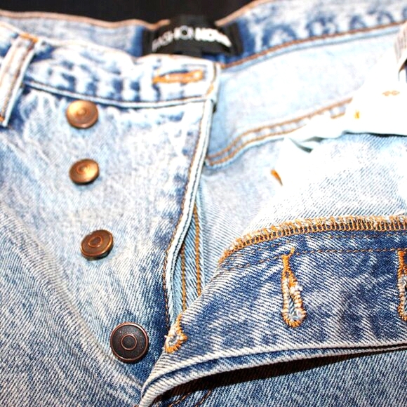 Fashion Nova High-Waisted Jeans - Light Wash - Size 7 - Picture 3 of 12